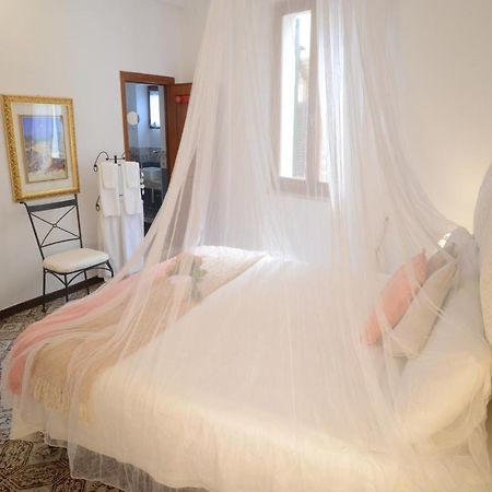 Old Town Secret Garden Apartment อาลเกโร ภายนอก รูปภาพ