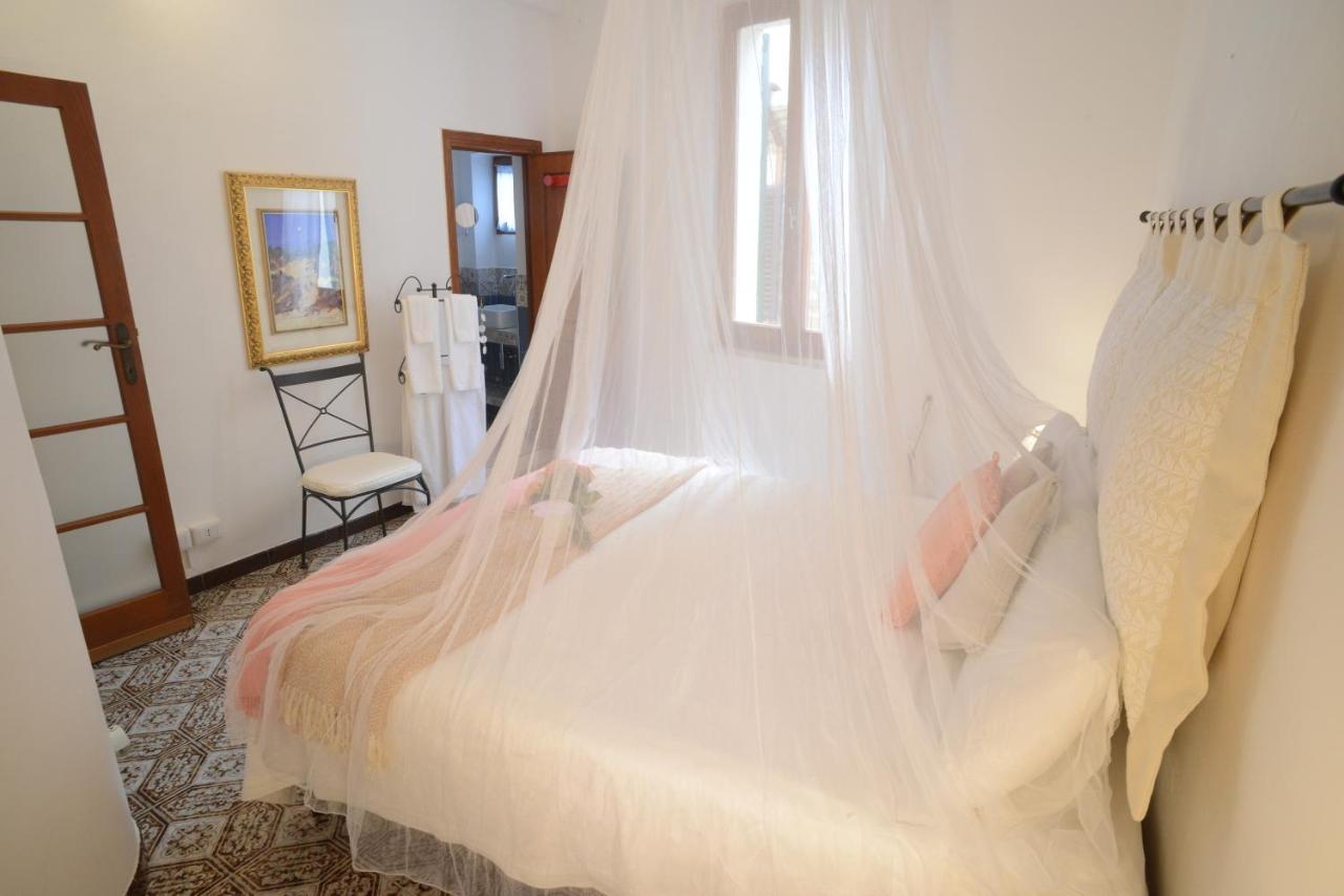 Old Town Secret Garden Apartment อาลเกโร ภายนอก รูปภาพ
