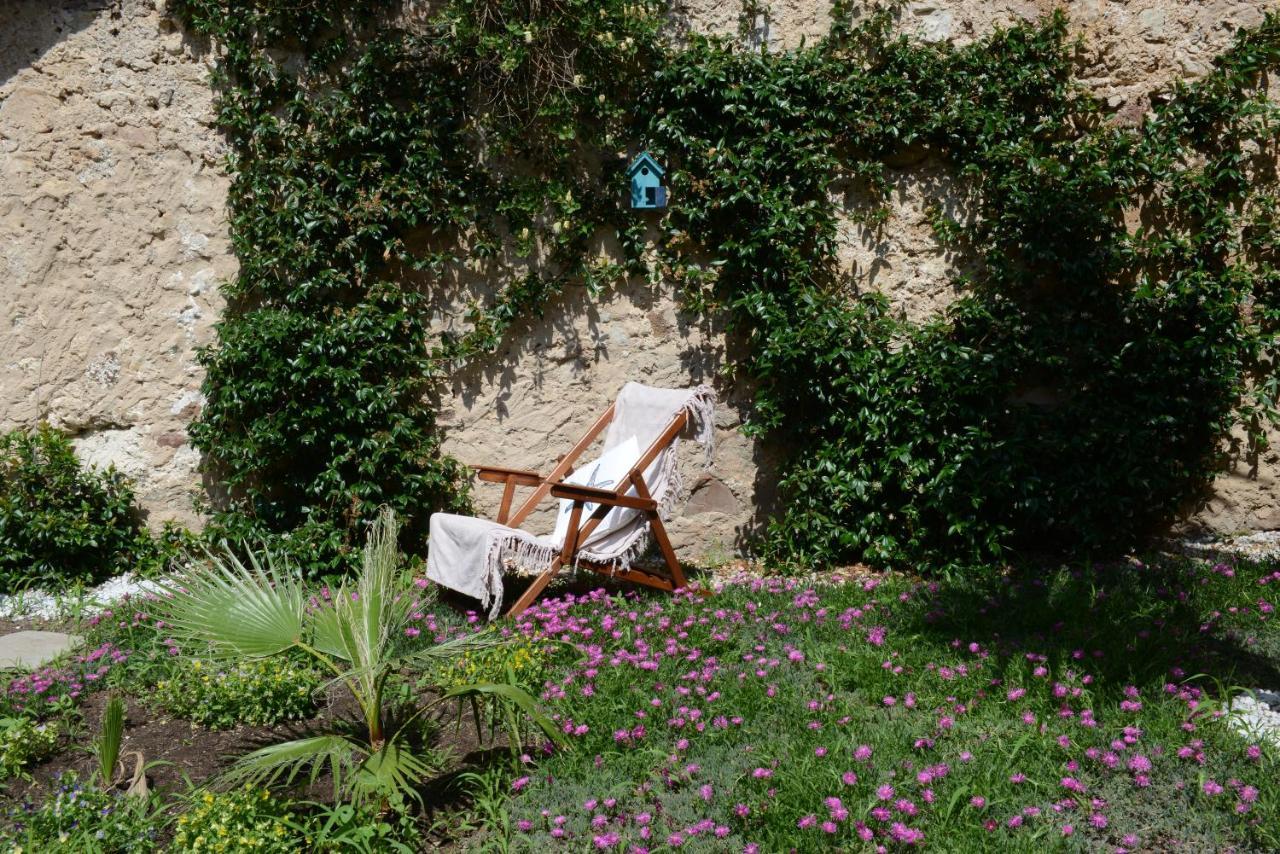 Old Town Secret Garden Apartment อาลเกโร ภายนอก รูปภาพ