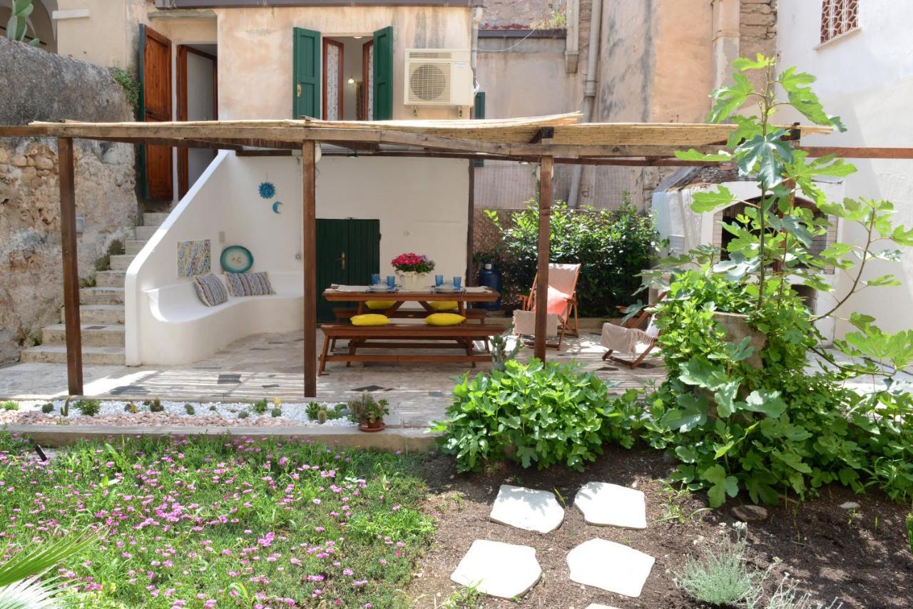 Old Town Secret Garden Apartment อาลเกโร ภายนอก รูปภาพ