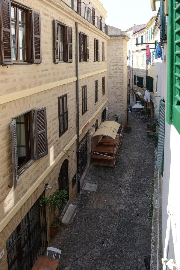Old Town Secret Garden Apartment อาลเกโร ภายนอก รูปภาพ