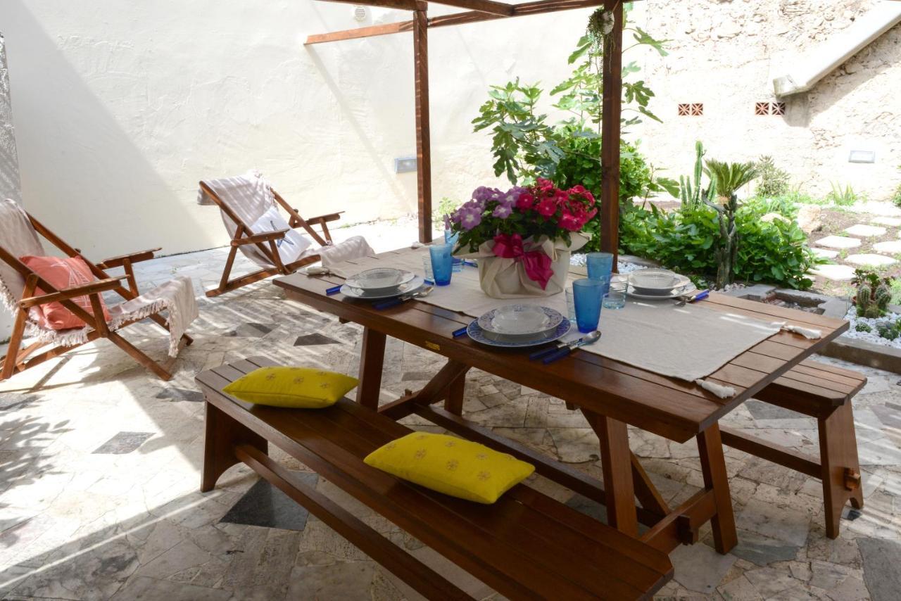 Old Town Secret Garden Apartment อาลเกโร ภายนอก รูปภาพ